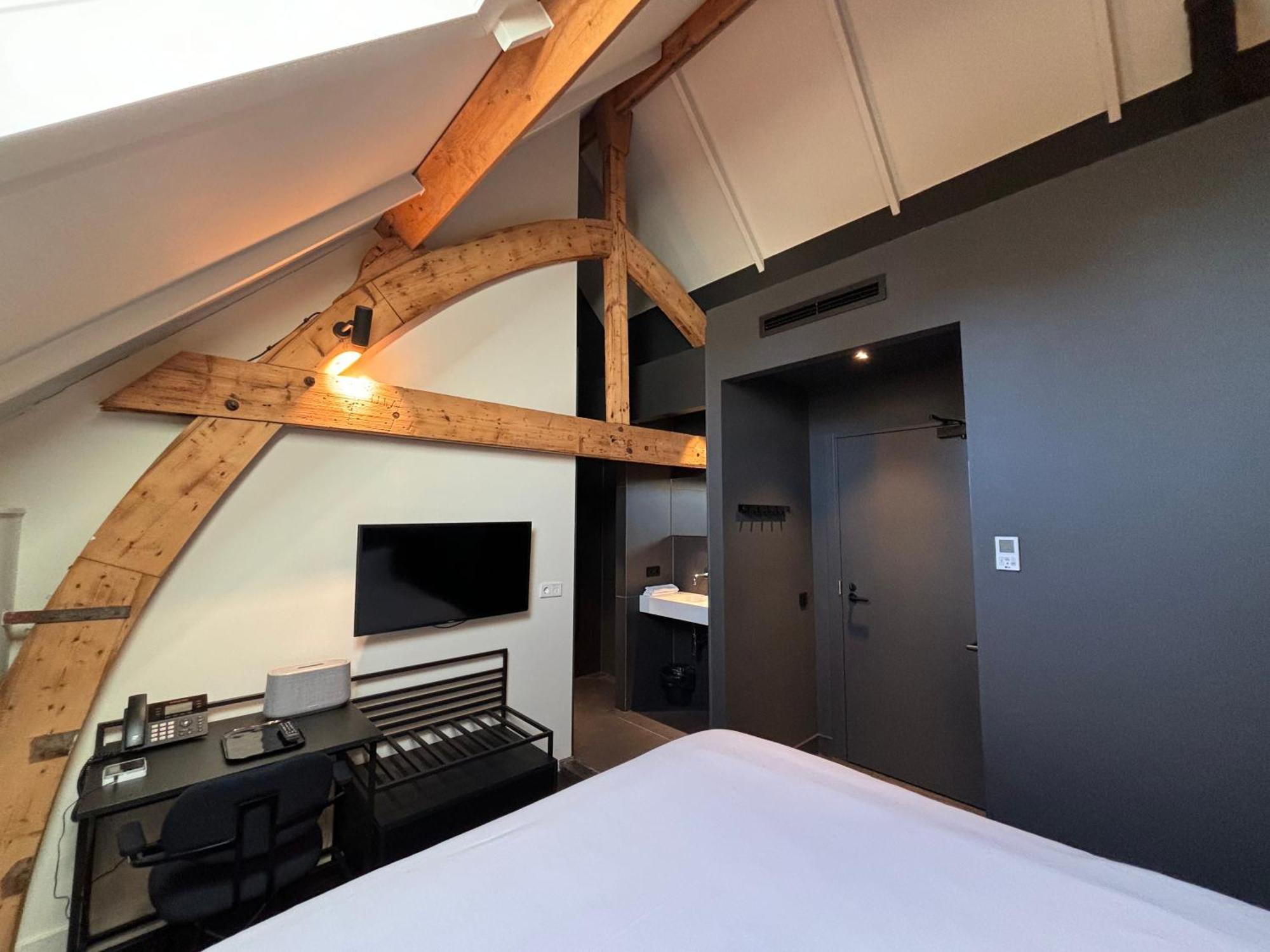 Kazerne Hotel - Member Of Design Hotels 埃因霍温 外观 照片