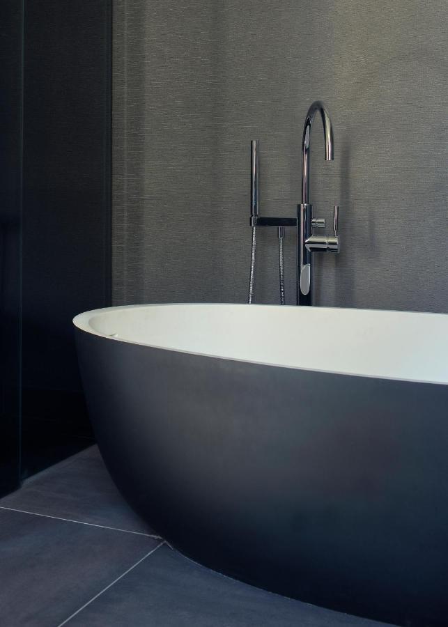 Kazerne Hotel - Member Of Design Hotels 埃因霍温 外观 照片